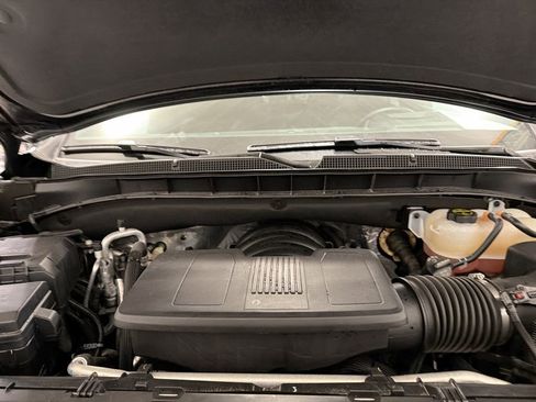 Used 2025 Chevrolet Suburban High Country AWD/4WD image 37