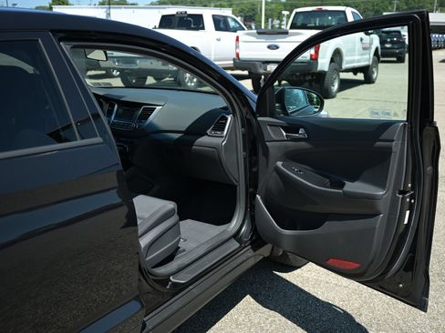 Used 2018 Hyundai Tucson SE AWD/4WD image 46