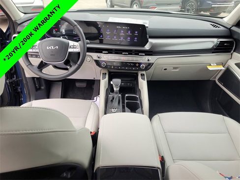 New 2025 Kia Telluride S image 7