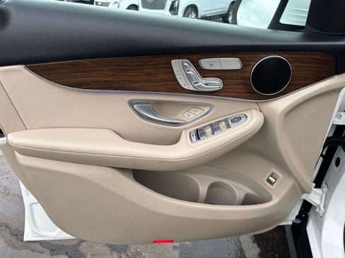 Used 2022 Mercedes-Benz GLC 300 4MATIC image 8