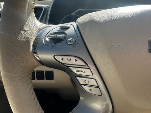 Used 2017 Nissan Murano SV image 28