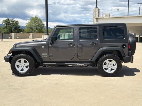 Used 2018 Jeep Wrangler Unlimited Sport S AWD/4WD image 4