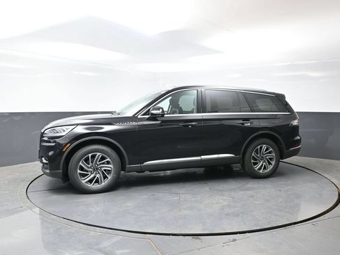 Used 2023 Lincoln Aviator AWD image 10
