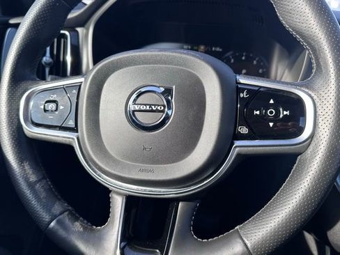 Used 2018 Volvo XC60 T6 Momentum w/ Advanced Package image 13