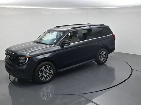 Certified 2025 Ford Expedition Active AWD/4WD image 46