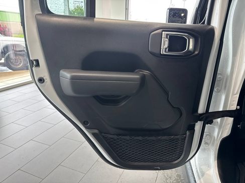 Used 2025 Jeep Wrangler Unlimited Sport AWD/4WD image 40