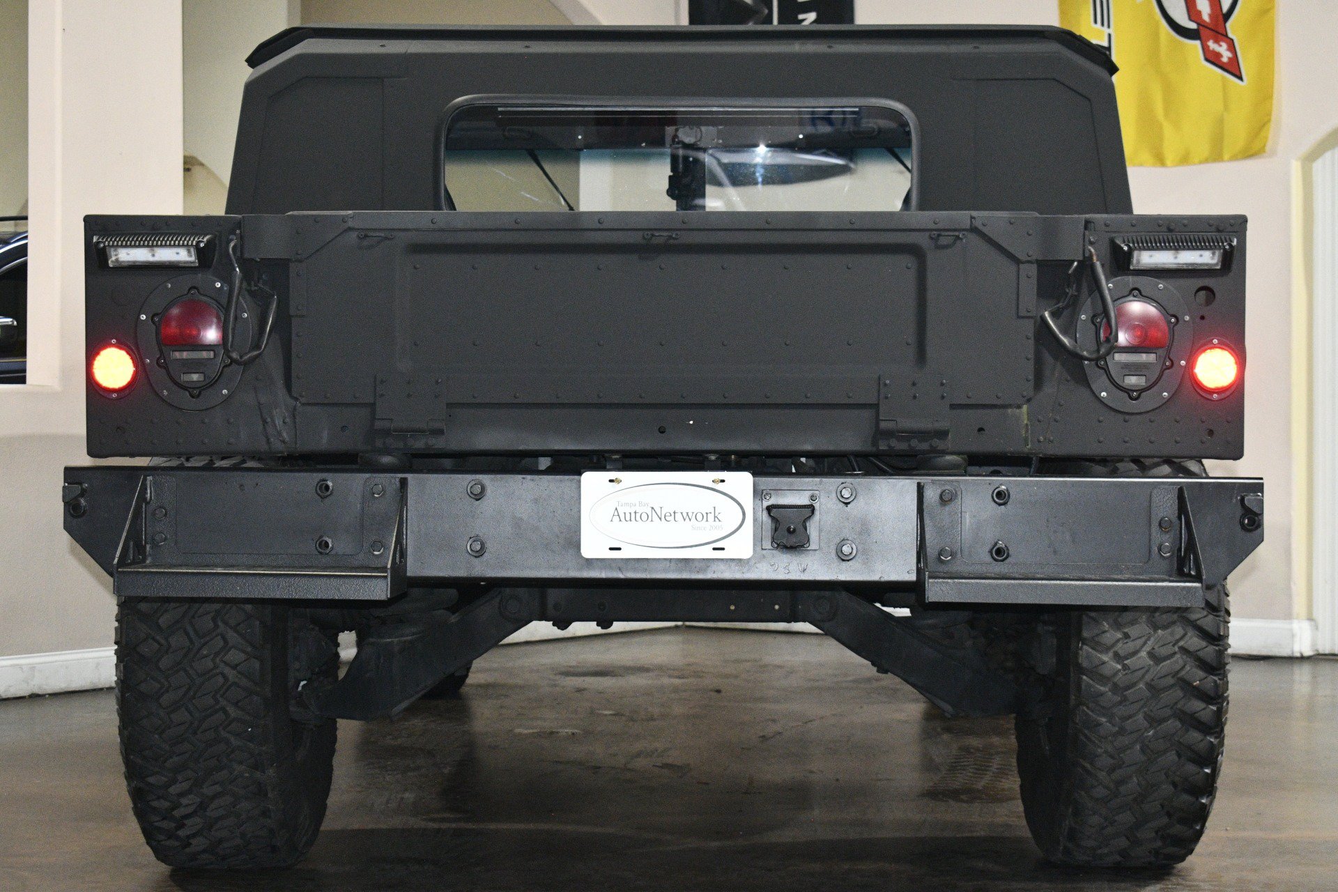 Used 1990 HUMMER H1 image 2
