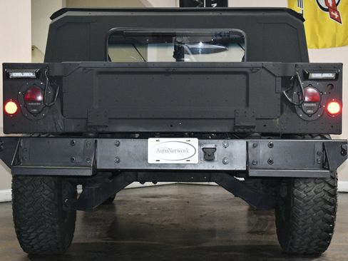 Used 1990 HUMMER H1 image 2