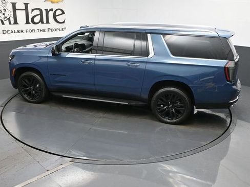 New 2025 Chevrolet Suburban Premier image 21