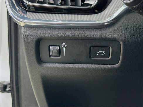 Used 2022 Volvo S60 B5 R-Design w/ Advanced Package image 10