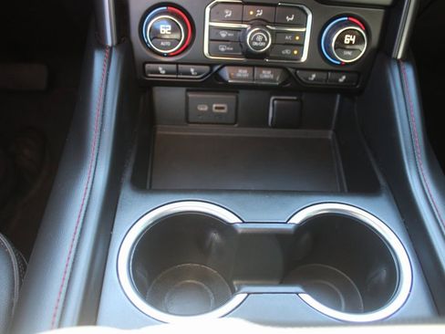 Used 2022 Chevrolet Suburban RST image 41