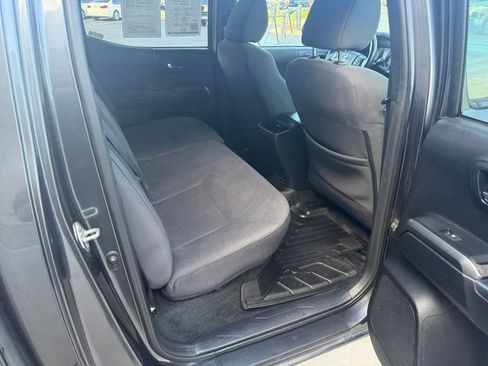 Used 2018 Toyota Tacoma TRD Sport w/ Technology Package AWD/4WD image 29