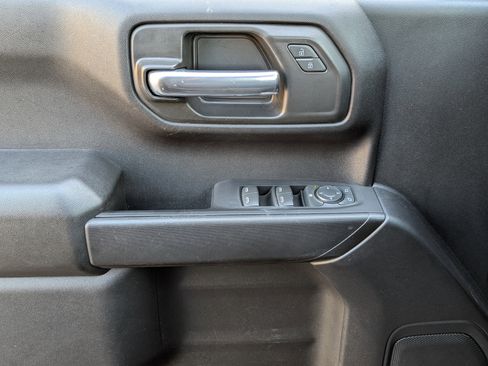 Used 2022 Chevrolet Silverado 1500 Custom image 15