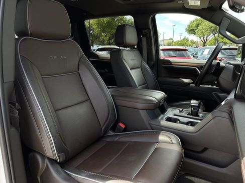 Used 2025 GMC Sierra 1500 Denali AWD/4WD image 30
