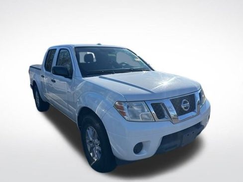 Used 2016 Nissan Frontier SV image 6