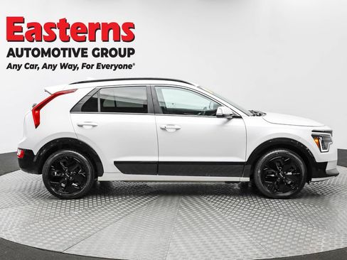 Used 2023 Kia Niro Wind w/ Wind Preserve Package image 4