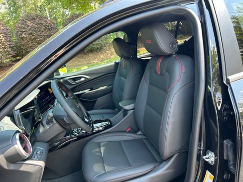 New 2026 Chevrolet Trax RS w/ Sunroof Package FWD image 38