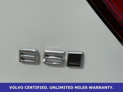 Certified 2025 Volvo XC40 B5 Plus image 10
