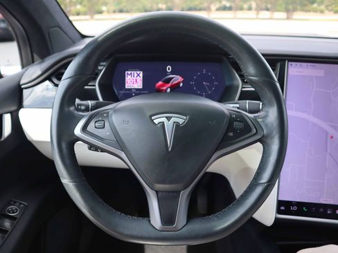 Used 2019 Tesla Model X Long Range AWD/4WD image 18