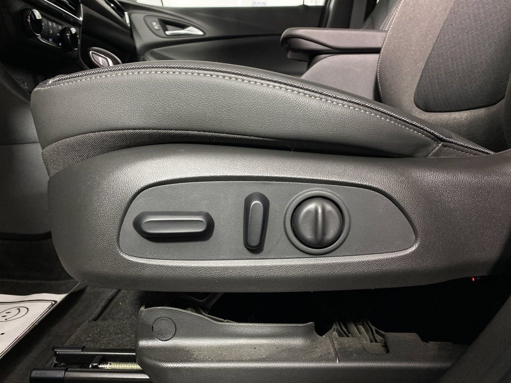 Certified 2024 Buick Encore GX Preferred w/ Comfort Package FWD image 12