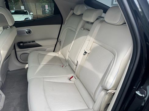 Used 2024 Genesis GV60 Advanced image 11