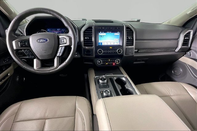 Used 2019 Ford Expedition XLT w/ Equipment Group 202A AWD/4WD image 7