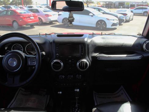 Used 2016 Jeep Wrangler Unlimited Rubicon w/ Connectivity Group AWD/4WD image 20