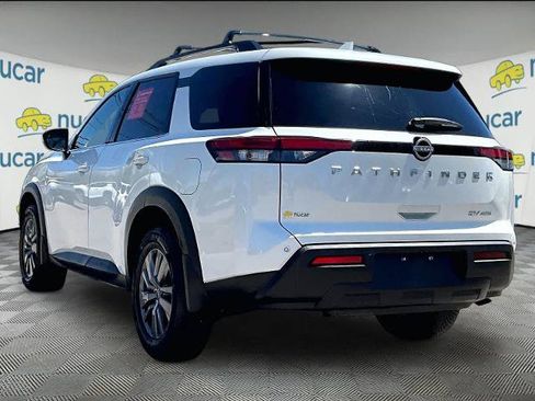 Used 2023 Nissan Pathfinder SV AWD/4WD image 4