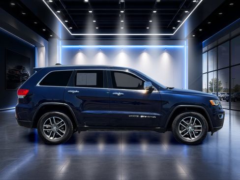 Used 2018 Jeep Grand Cherokee Limited RWD image 3