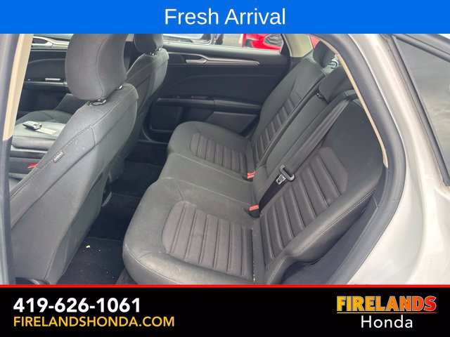 Used 2017 Ford Fusion SE FWD image 26