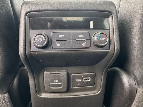 Used 2023 GMC Acadia Denali w/ Denali Technology Package AWD/4WD image 32