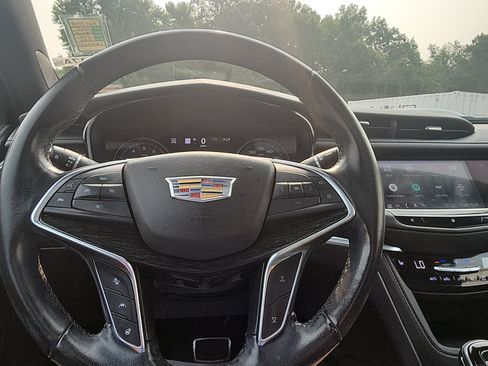 Used 2020 Cadillac XT5 Premium Luxury AWD/4WD image 15