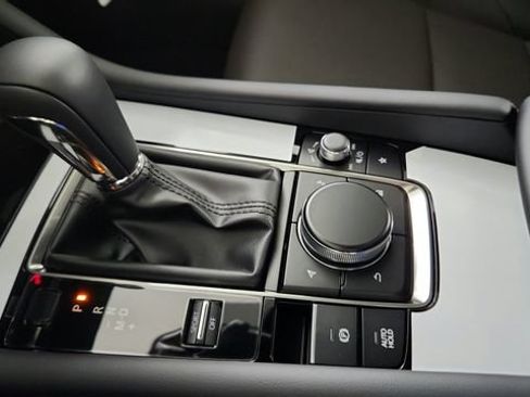 New 2025 MAZDA MAZDA3 Hatchback w/Premium Plus Pkg AWD/4WD image 17