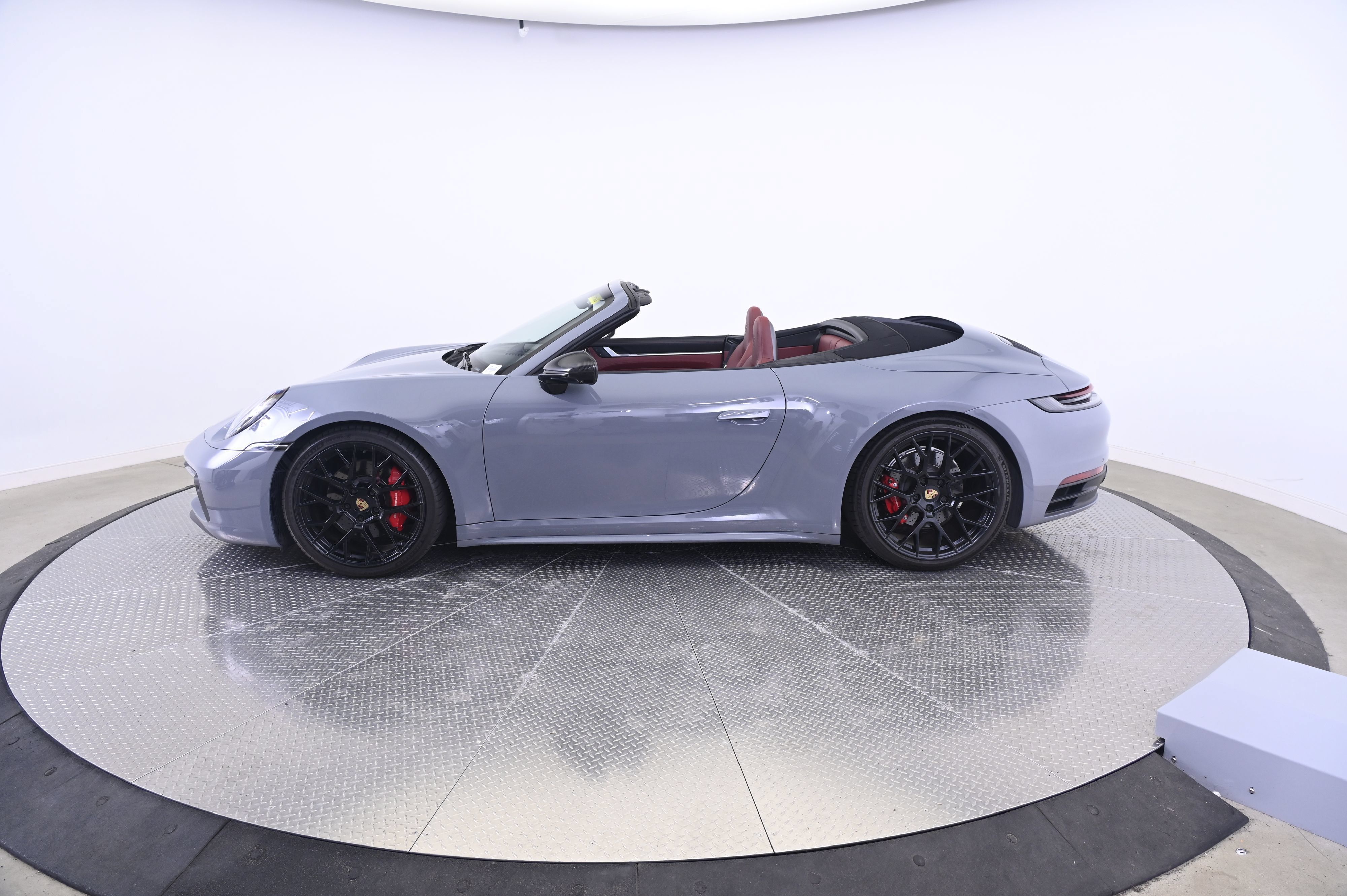 Certified 2023 Porsche 911 Carrera S RWD image 2