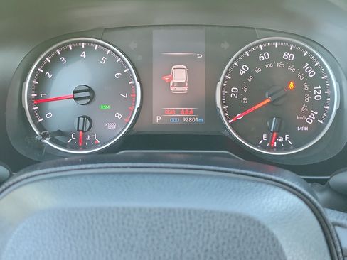 Used 2020 Toyota RAV4 XLE w/ Convenience Package AWD/4WD image 22