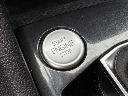 Used 2024 Volkswagen Tiguan SE R-Line image 33