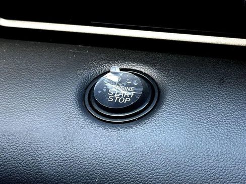 Used 2025 Hyundai Elantra Sport image 22