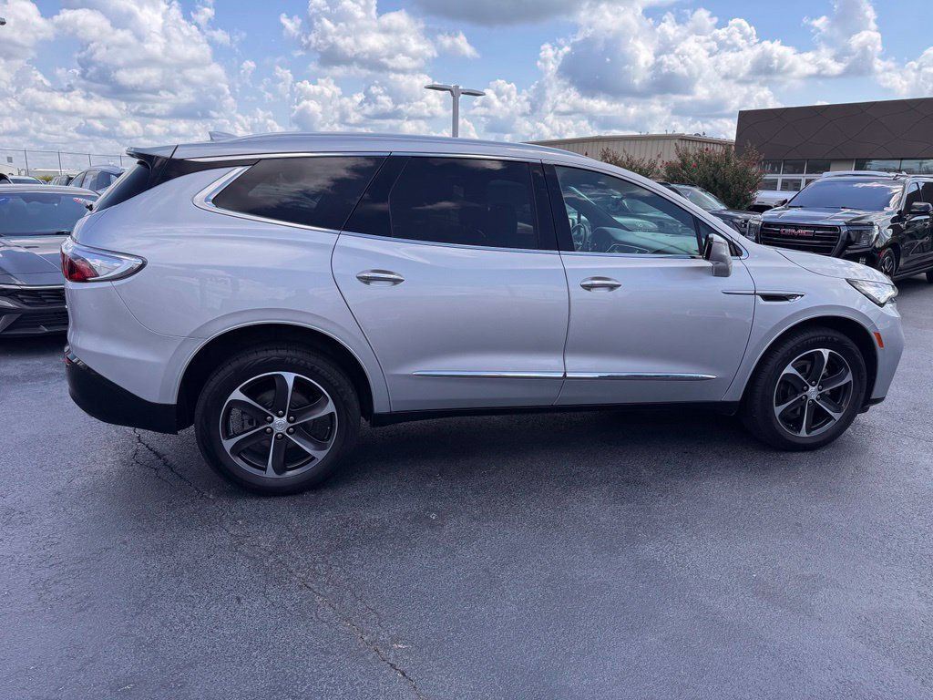 Used 2022 Buick Enclave Essence w/ Sport Touring Edition AWD/4WD image 6