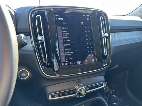 Certified 2025 Volvo XC40 B5 Plus image 21