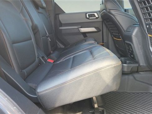 Used 2022 Ford Bronco Badlands w/ Sasquatch Package image 17