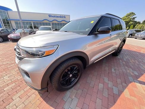 Used 2023 Ford Explorer XLT RWD image 30