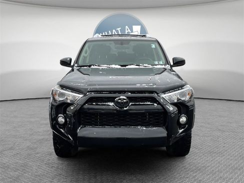 Used 2015 Toyota 4Runner SR5 image 9