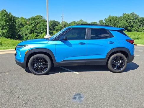 Used 2026 Chevrolet TrailBlazer LT w/ Midnight Edition FWD image 8