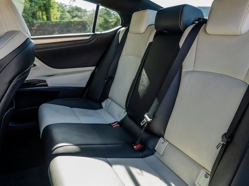 Used 2022 Lexus ES 350 F Sport image 29