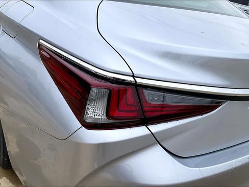 New 2025 Lexus ES 350 image 6