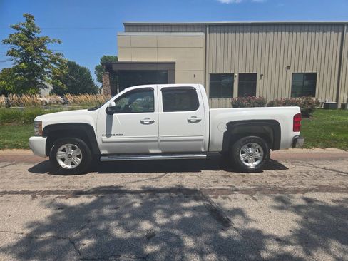 Used 2013 Chevrolet Silverado 1500 LTZ w/ Suspension Package, Off-Road AWD/4WD image 9