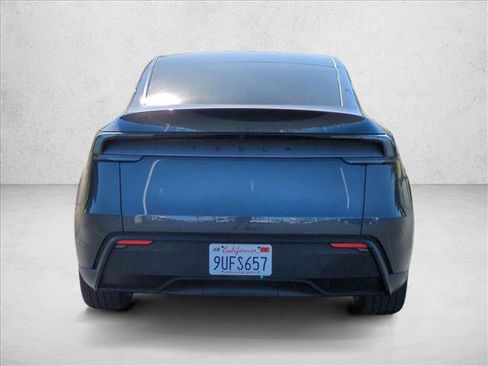 Used 2026 Tesla Model Y 2WD image 7