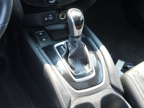 Used 2020 Nissan Rogue S AWD/4WD image 23