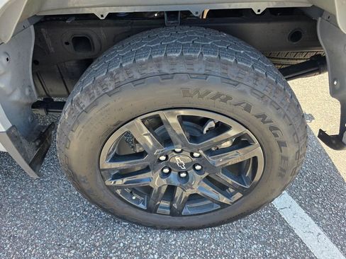 Certified 2025 Chevrolet Silverado 1500 RST AWD/4WD image 30