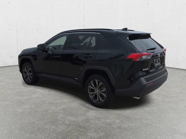Used 2023 Toyota RAV4 XLE Premium AWD/4WD image 7
